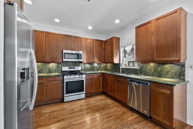 Building Photo - 1716 E 54th St