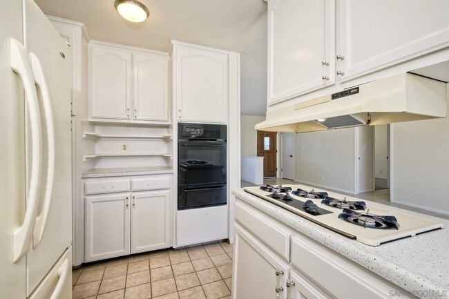 Building Photo - 1729 Lahoud Dr