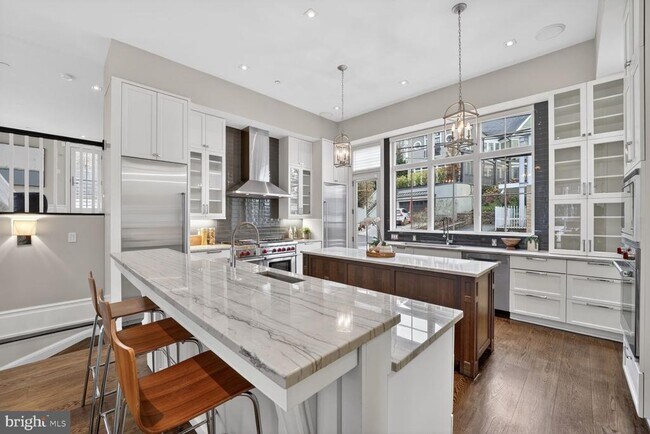 Building Photo - 4964 Eskridge Terrace NW