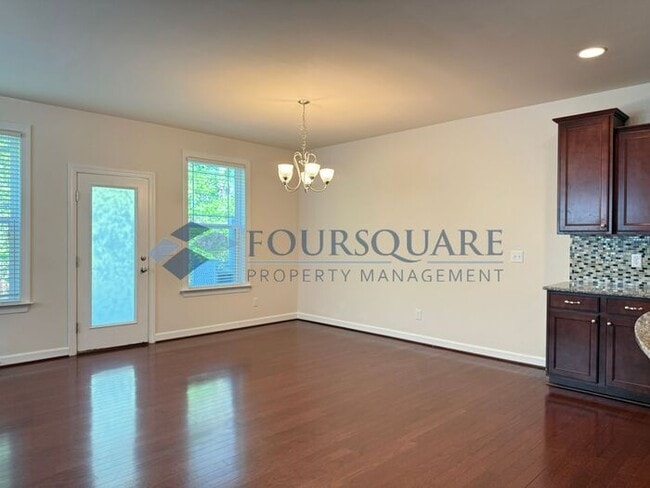 Building Photo - Spacious End-Unit Townhome with 2-Car Garage & Private Patio – Near Beaver Creek & Downtown Apex