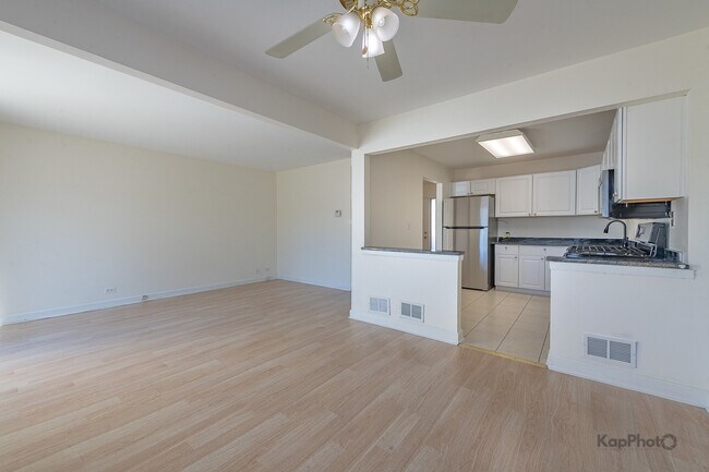 Building Photo - 110 N Waterford Dr