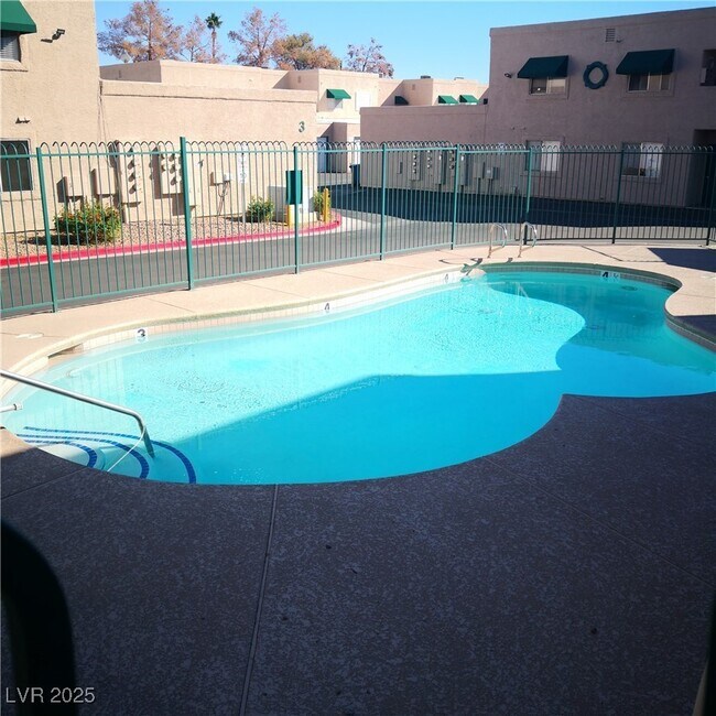 Building Photo - 6750 Del Rey Ave