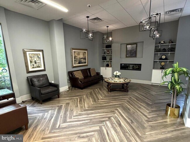 Building Photo - 5300 Holmes Run Pkwy
