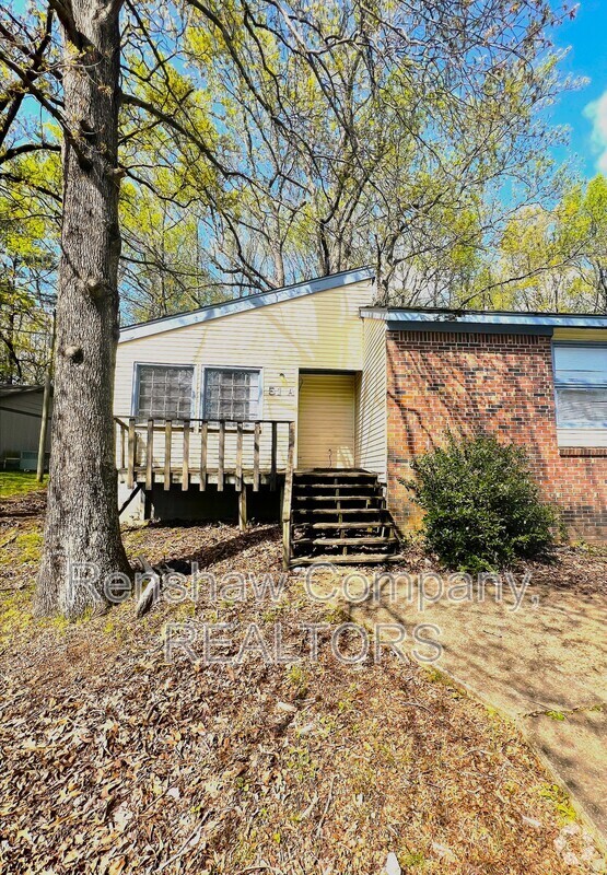 Building Photo - 51 Lealand Ln