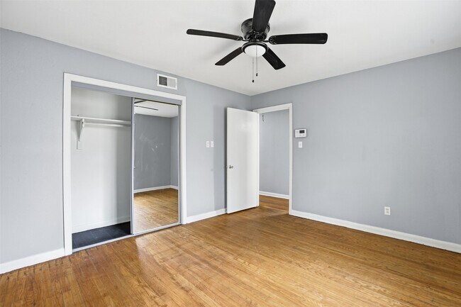 Building Photo - 3917 Anita St