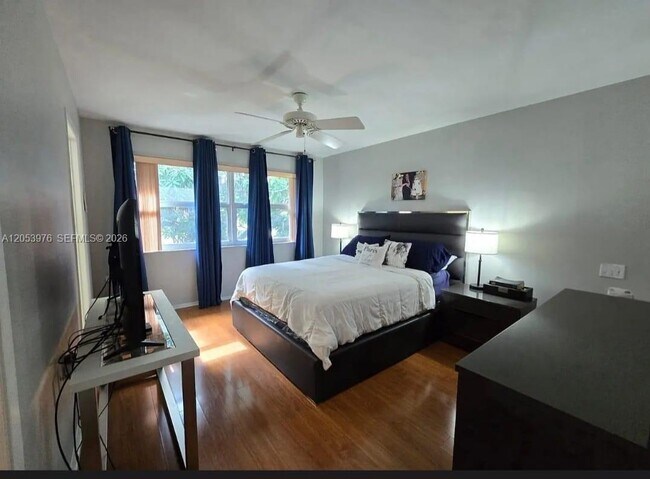 Building Photo - 1103 Bahama Bend