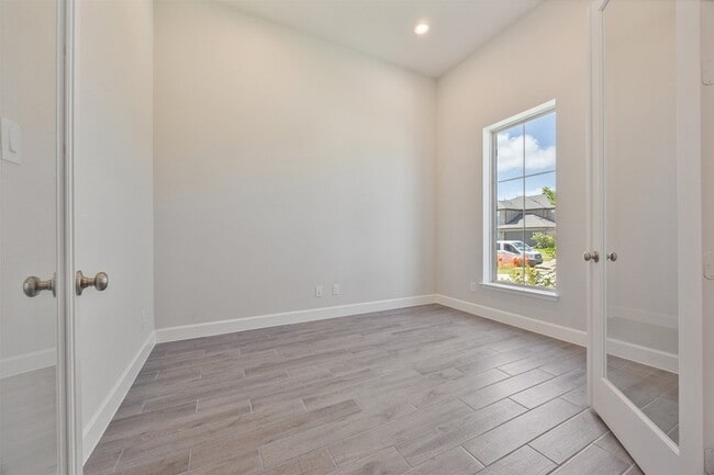 Building Photo - 26310 Meadow Bliss Wy