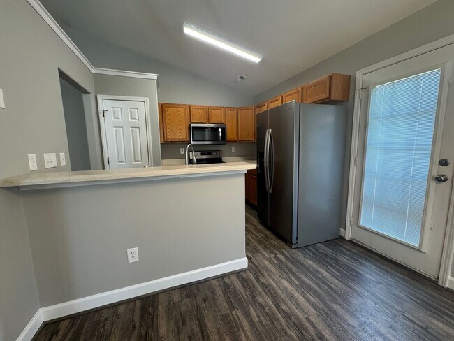 Building Photo - 124 Crestwood Dr