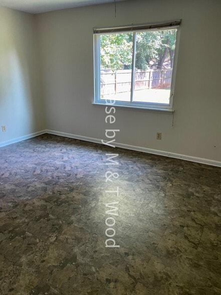 Master Bedroom - 12917 Idlewild Rd