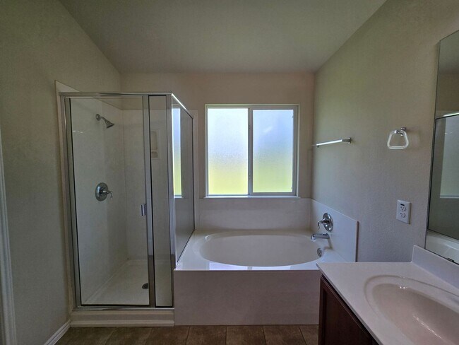 Building Photo - 4804 Bayer Hollow Dr