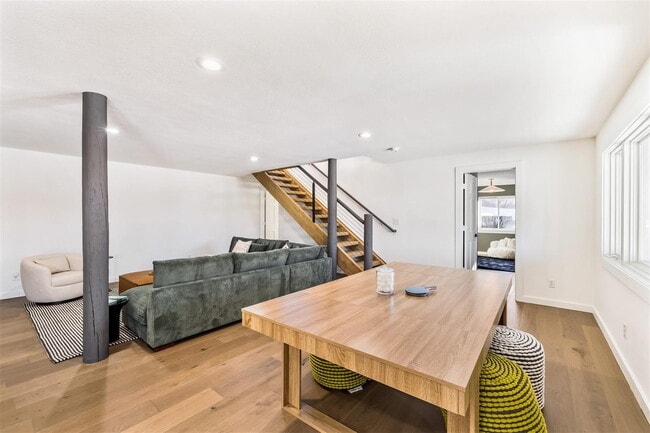 Building Photo - Fully Remodeled 4 bedroom Home in Hamilton Creek