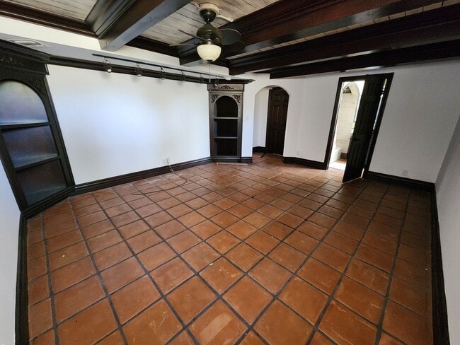 Building Photo - **COMING SOON**!! Gorgeous 3 beds | 4 bath...