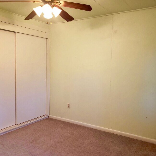 Building Photo - 20940 Pine Ln