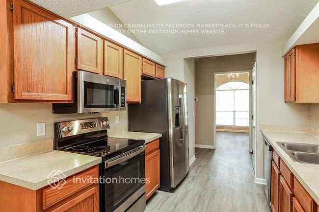 Building Photo - 11868 Gran Meadows Way