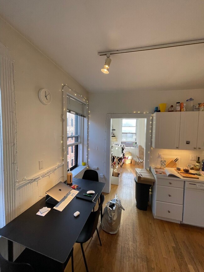 Building Photo - 15 Revere St