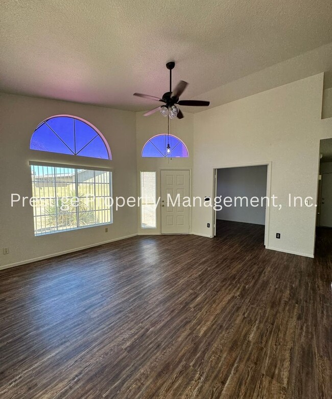 Building Photo - 3093 W Placita De La Roseta