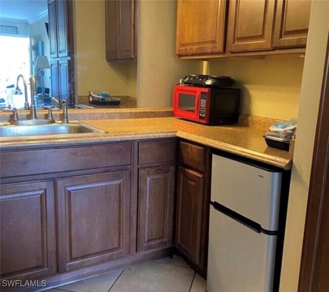 Building Photo - 2555 9th St N