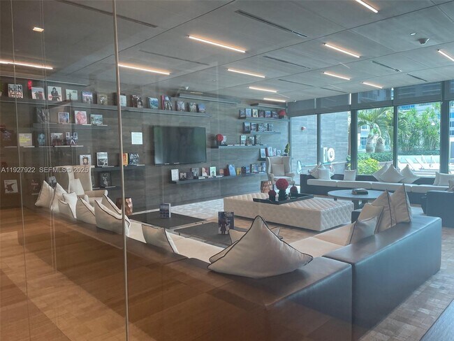 Building Photo - 1080 Brickell Ave