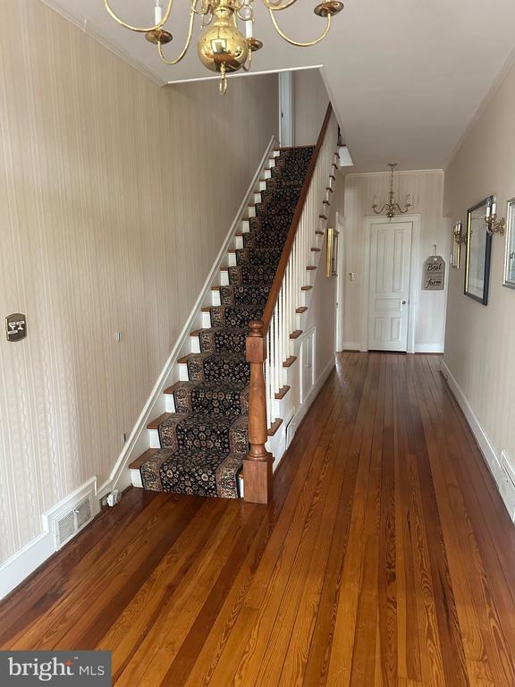 Building Photo - 16451 Elmwood Farm Rd