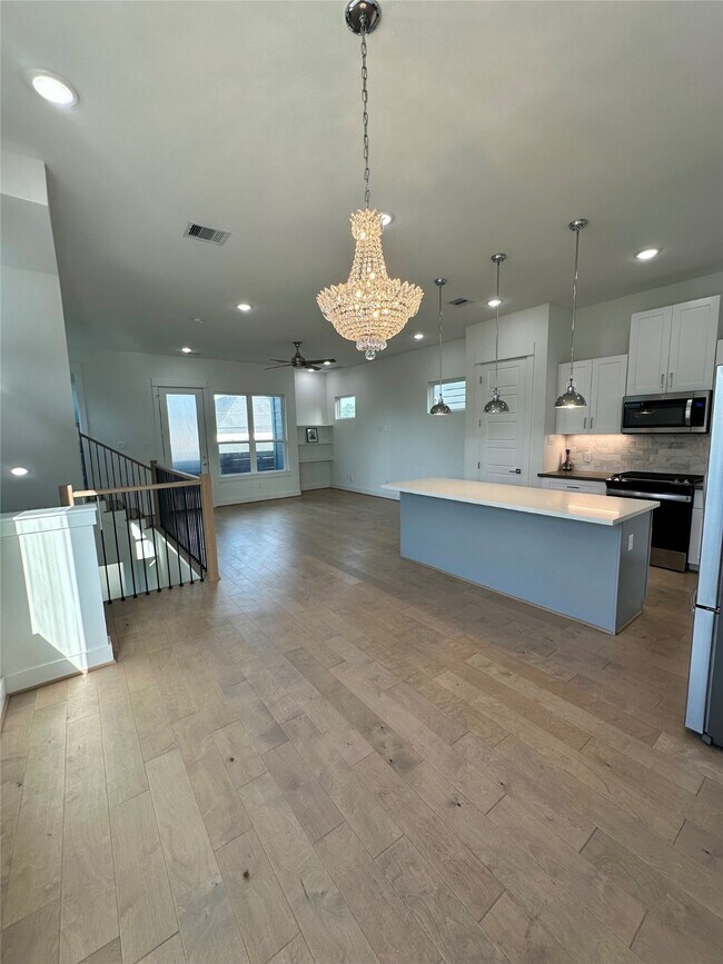 Building Photo - 4623 Cochran St