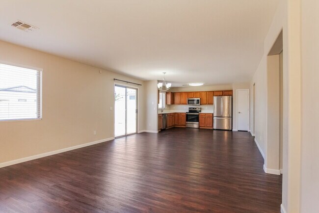 Building Photo - 5564 S 240th Dr