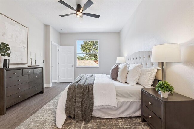 Building Photo - 1209 Cathcart Cir