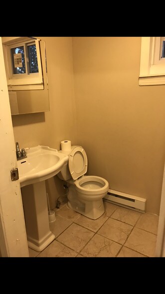 Building Photo - 2222 N 29th St