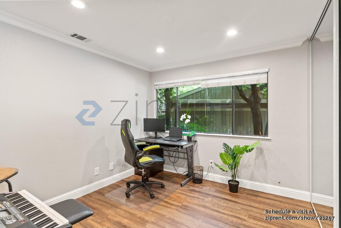 Building Photo - 5288 Makati Cir