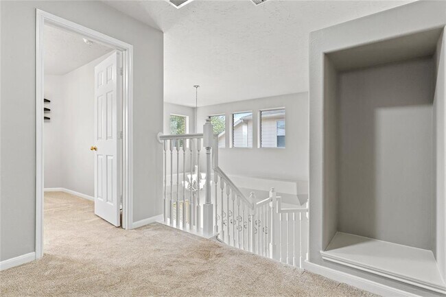 Building Photo - 3323 Ewing Dr