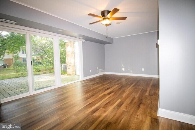 Building Photo - 1127 Thackary Ct
