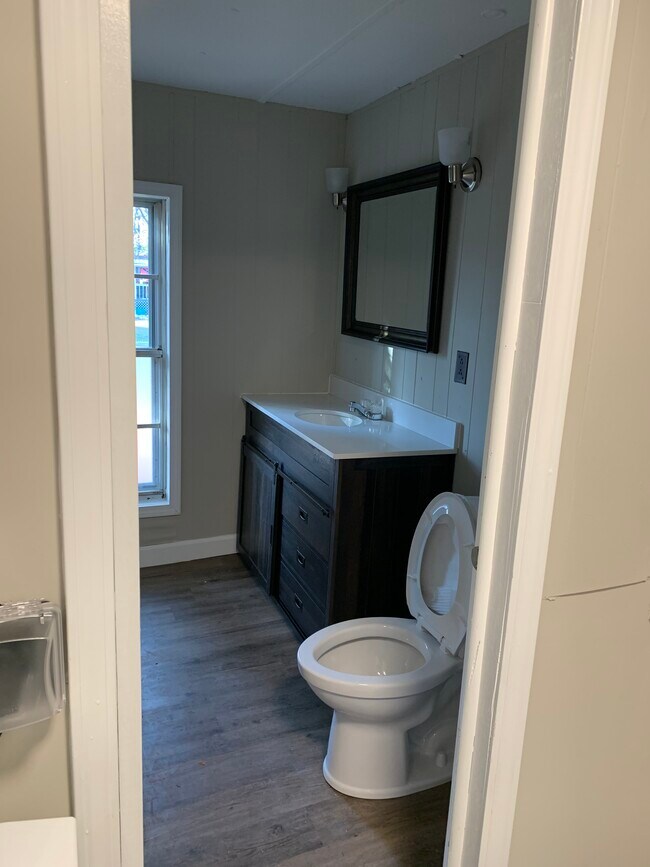 Building Photo - 385 Maddox Loop