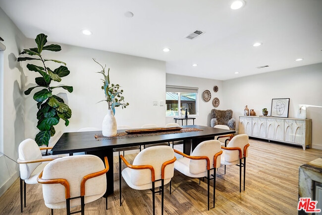 Building Photo - 5630 Gentry Ave