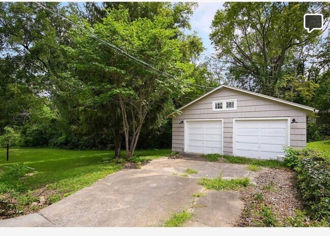Building Photo - 3605 S Norwood Ave