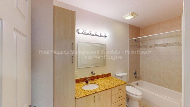Building Photo - 1610 Presidential Way