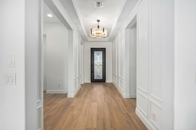 Building Photo - Luxury Rental in Queen Creek - Try Before You Buy