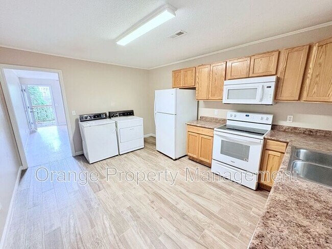 Building Photo - 410 Old Central Rd