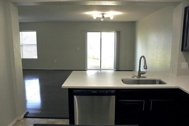 Building Photo - 1017 Chalcedony St