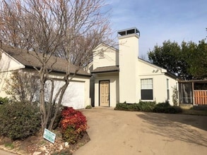 Building Photo - 3251 Rosebank Dr