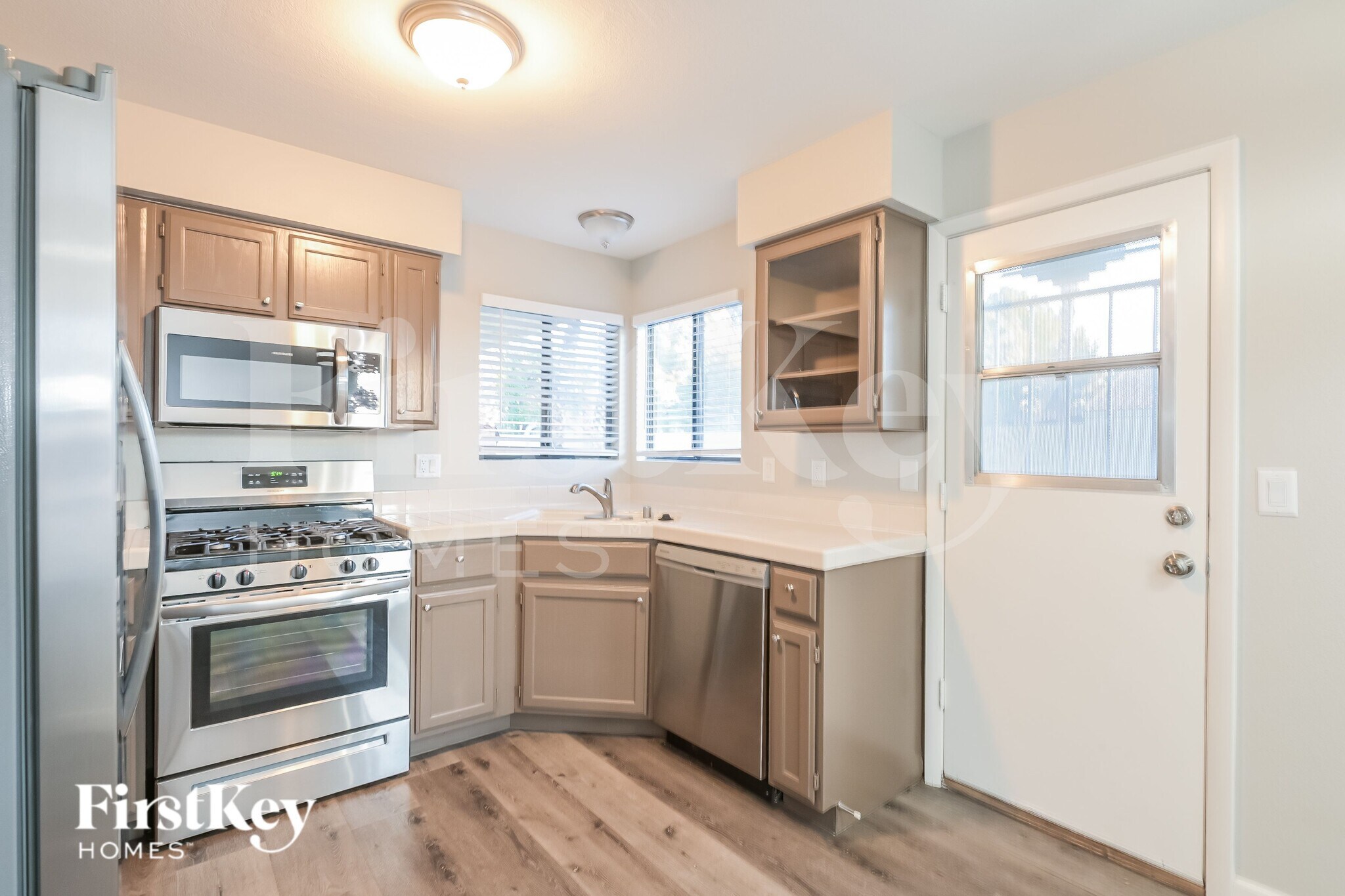 Building Photo - 2017 Waverly Cir