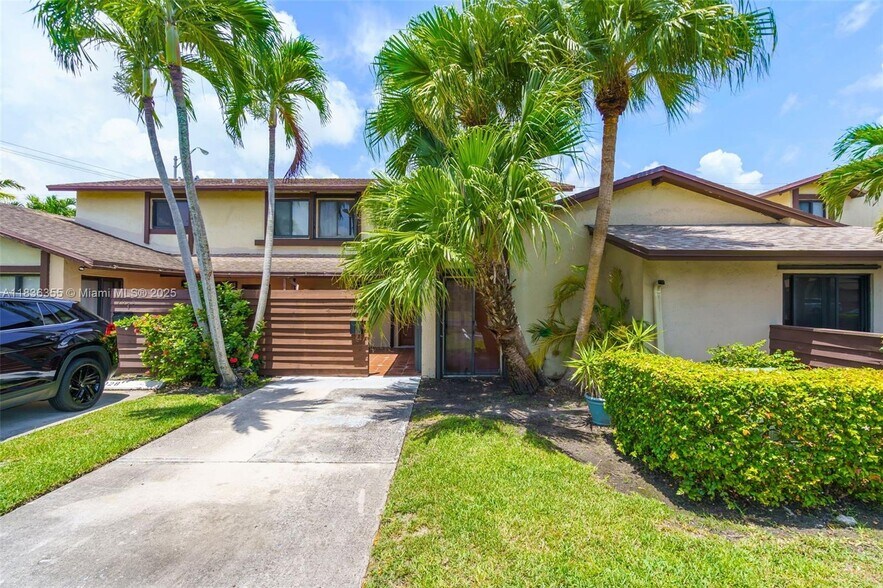 Primary Photo - 7026 SW 106th Pl