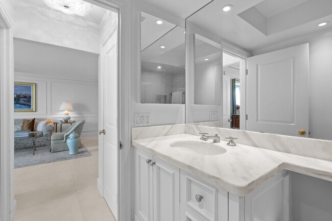 Building Photo - 354 Chilean Ave