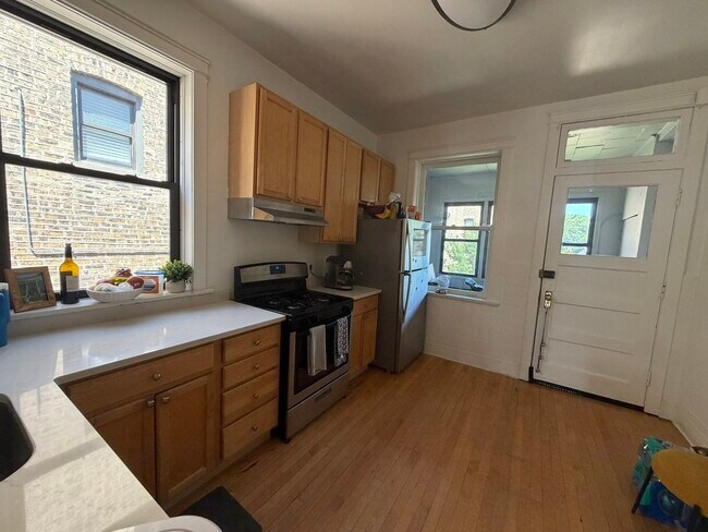 Building Photo - 4847 N Damen Ave