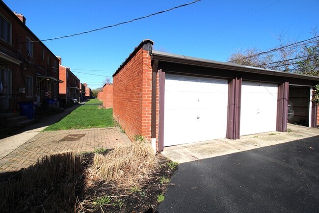 Building Photo - COMING SOON Condo in UA School District!