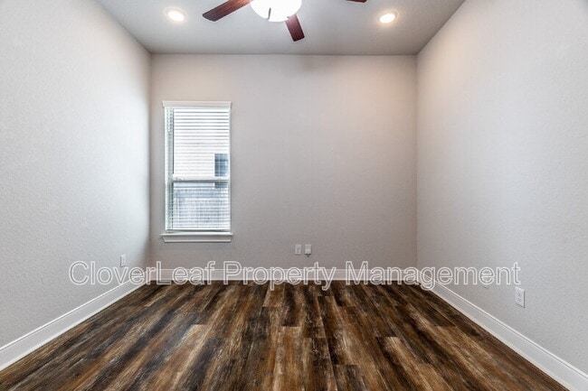 Building Photo - 3159 Daisy Meadow