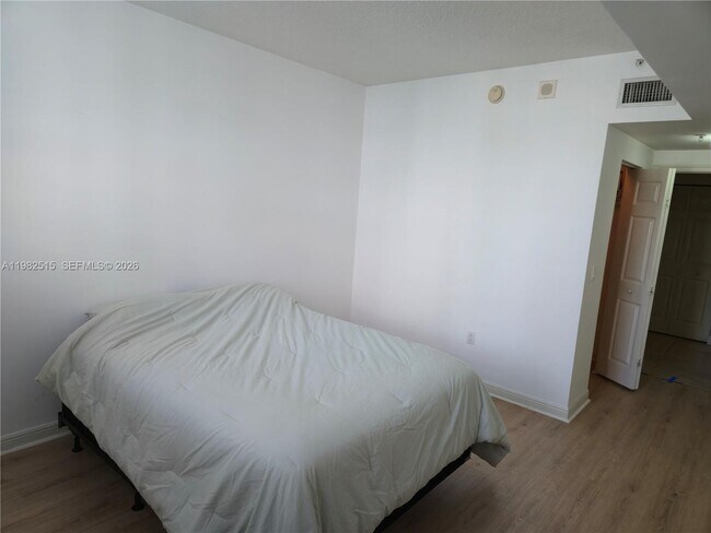 Building Photo - 888 Douglas Rd