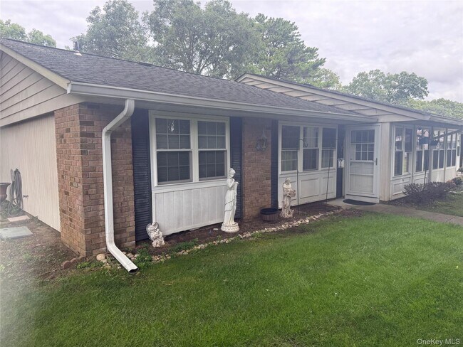 Building Photo - 333 Woodbridge Dr