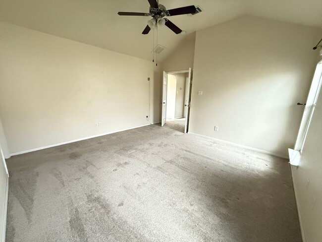 Building Photo - 7819 Woodbury Dr