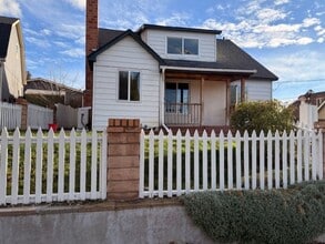 Building Photo - Hansen-PM-025-0262