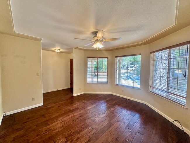 Building Photo - 122 Sterling Ct