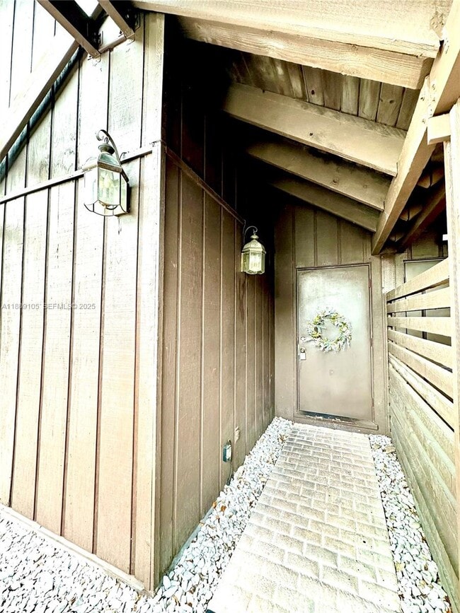 Building Photo - 497 N University Dr